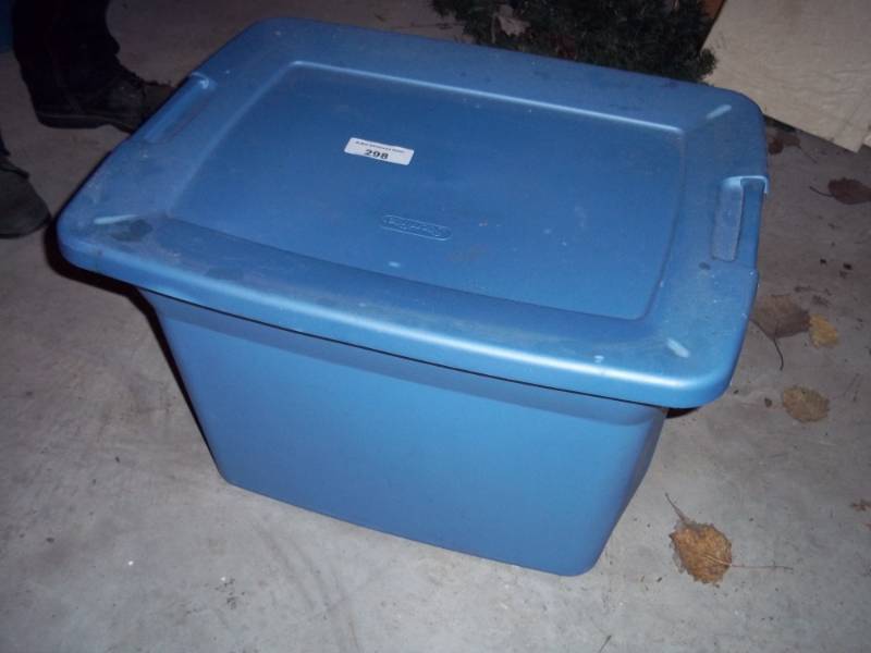 18 gallon tote with lid