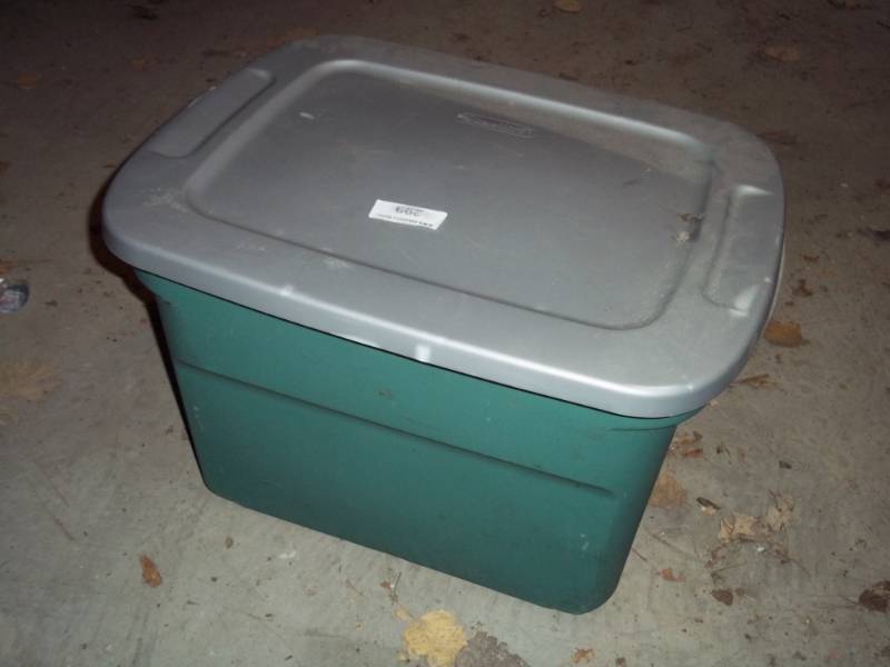 18 gallon tote with lid