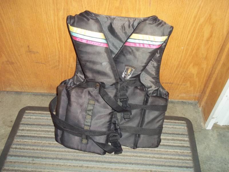 Adult Small life vest