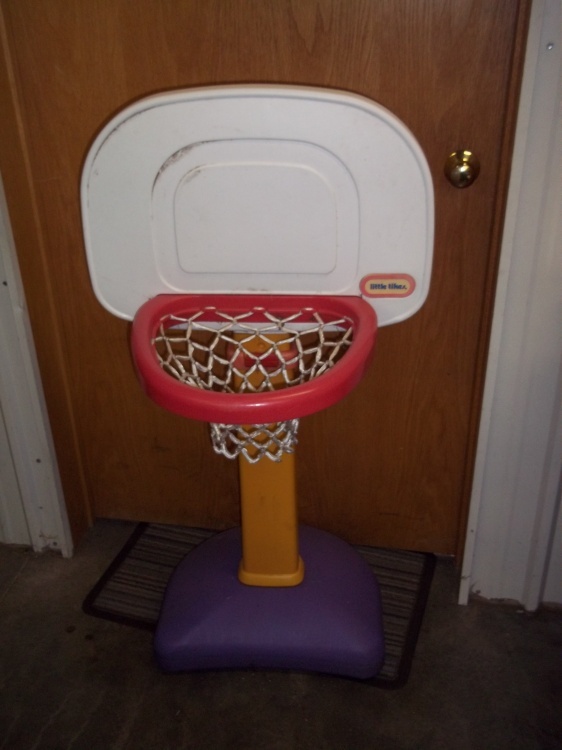 Little Tikes Basket ball hoop