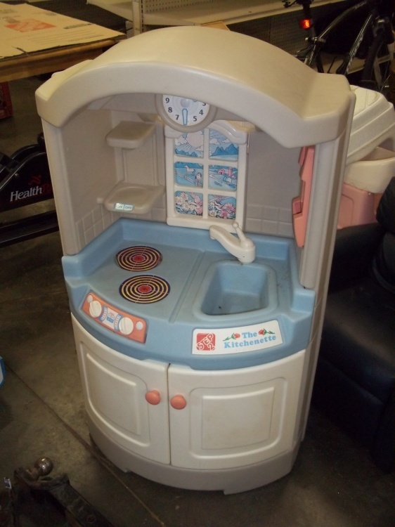Step 2 kids Kitchenette