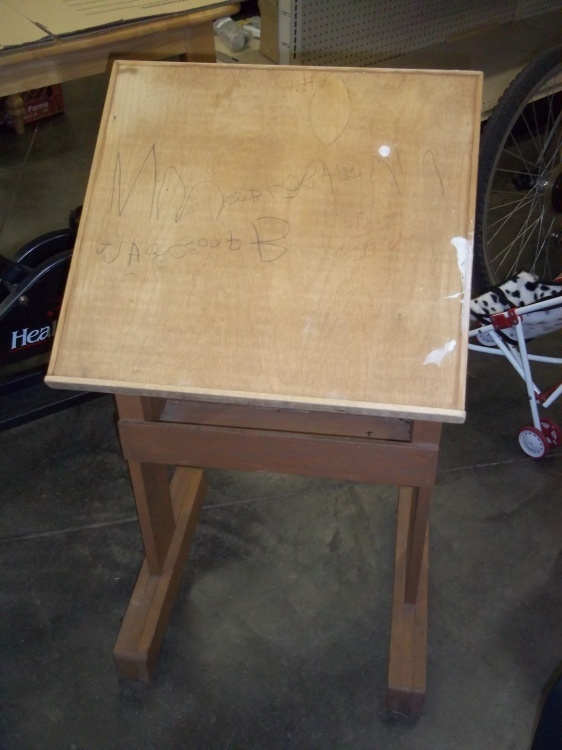 17 x 18 Kids drawing table