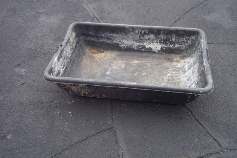 Cement mixing tub