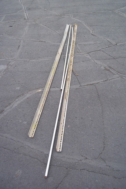 2 angle brackets and 2 pipes