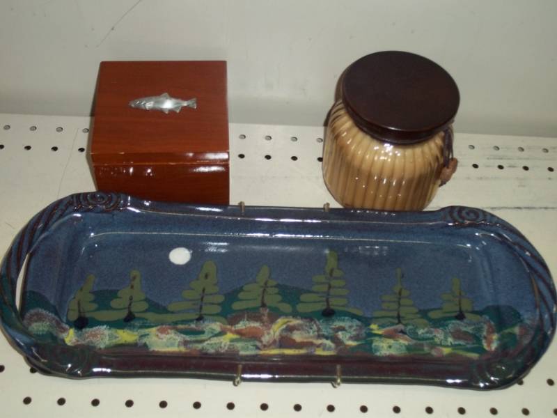 Dcor plate, candle and wood box