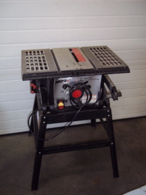 lot 27 image: Table Saw 10 in with Accessories   Tested and Works