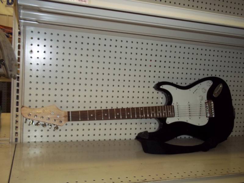 lot 29 image: Electric Guitar