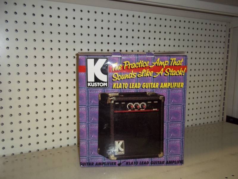 lot 32 image: Guitar Amp