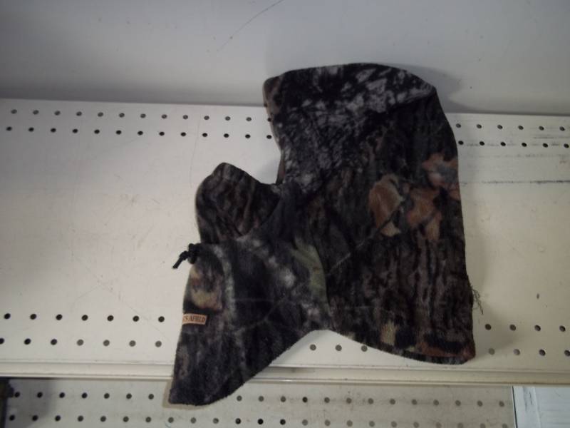 lot 39 image: Fleece Camo Headwear