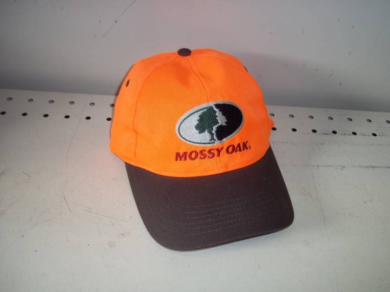 lot 42 image: Blaze Orange Mossy Oak Hat with tag