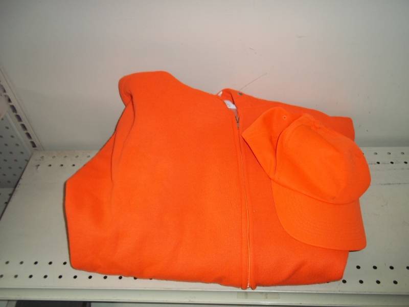 lot 48 image: Blaze Orange Hooded Sweatshirt 4X with Orange Hat