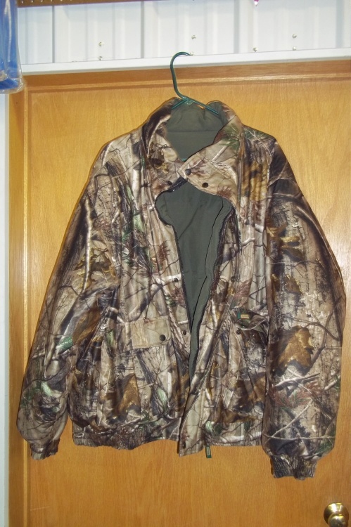 lot 50 image: 3XL Insulated Camo Jacket