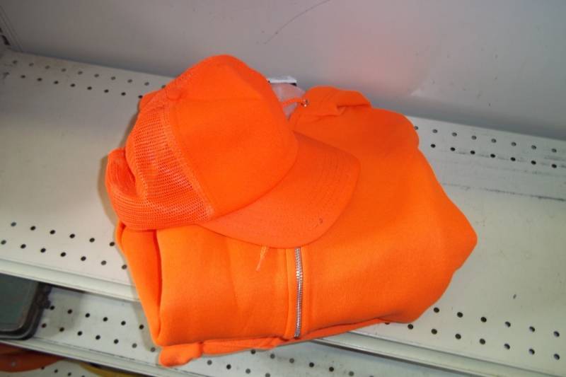 lot 53 image: XL Orange Hooded Sweatshirt with cap