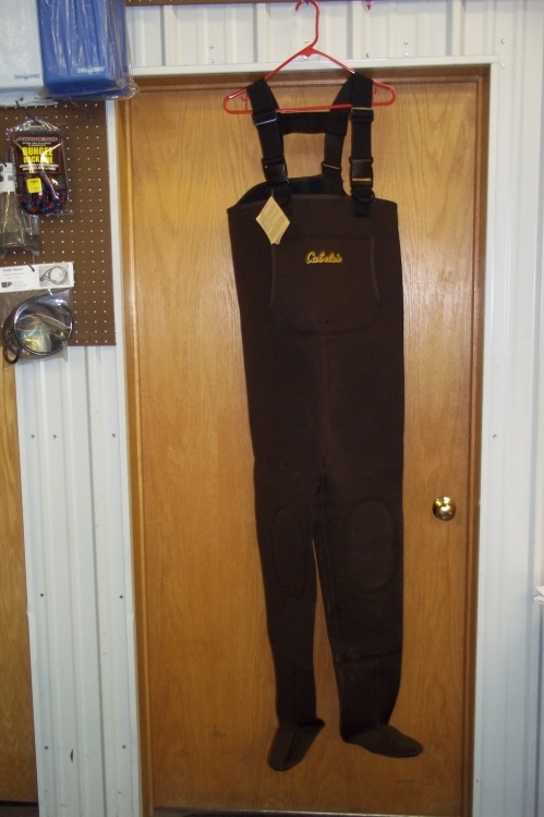 lot 62 image: Cabellas Brown Waders Large Sixe LT