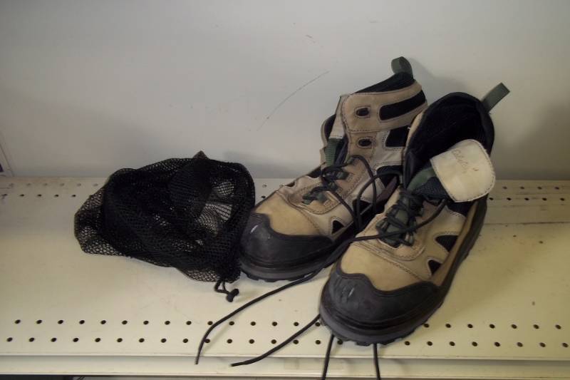 lot 63 image: Cabellas Insulated Boots Size 11