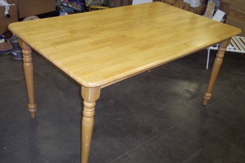 lot 64 image: Wood Table
