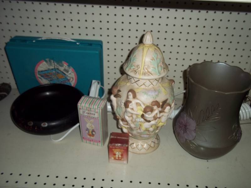 lot 67 image: Misc Vases and Dcor