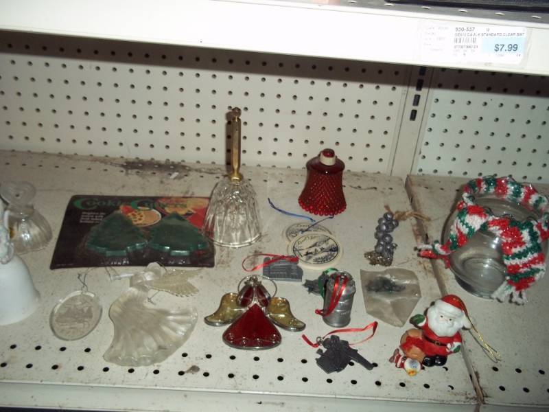 lot 90 image: Lot of Christmas Dcor includes Nice Chrystal Bell