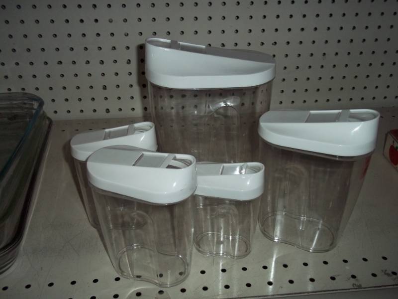 lot 96 image: 5 Piece Container Set with Pourable Lids
