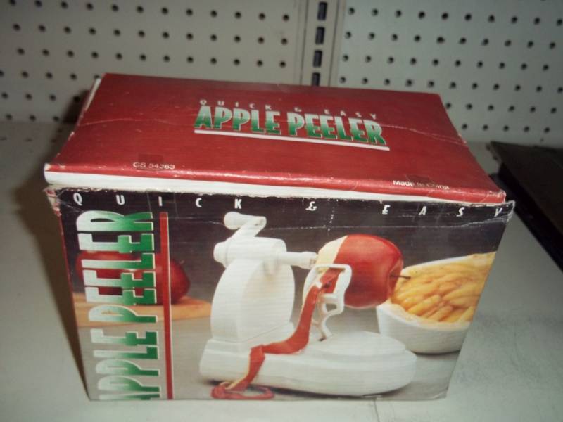 lot 100 image: Apple Peeler
