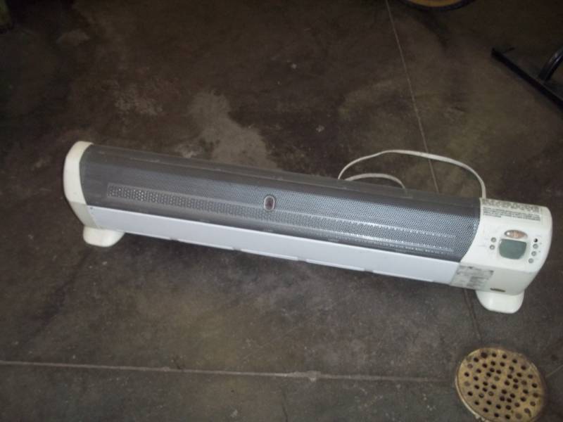 lot 105 image: Electric Baseboard Heater