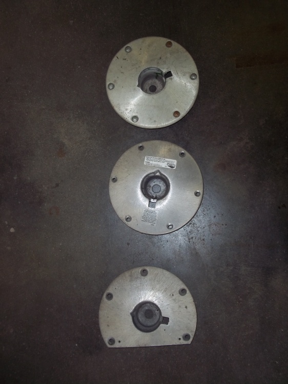 lot 139 image: Set of 3 Boat Pedestal Bases