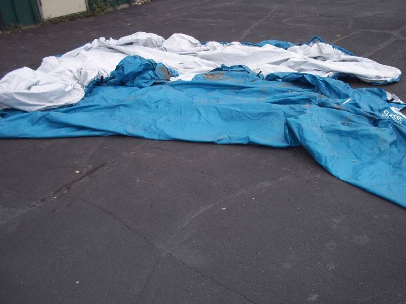 lot 144 image: Used Pontoon Cover