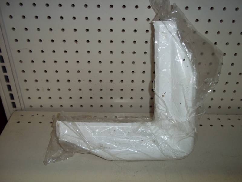 lot 152 image: Dock Corner bumper in package