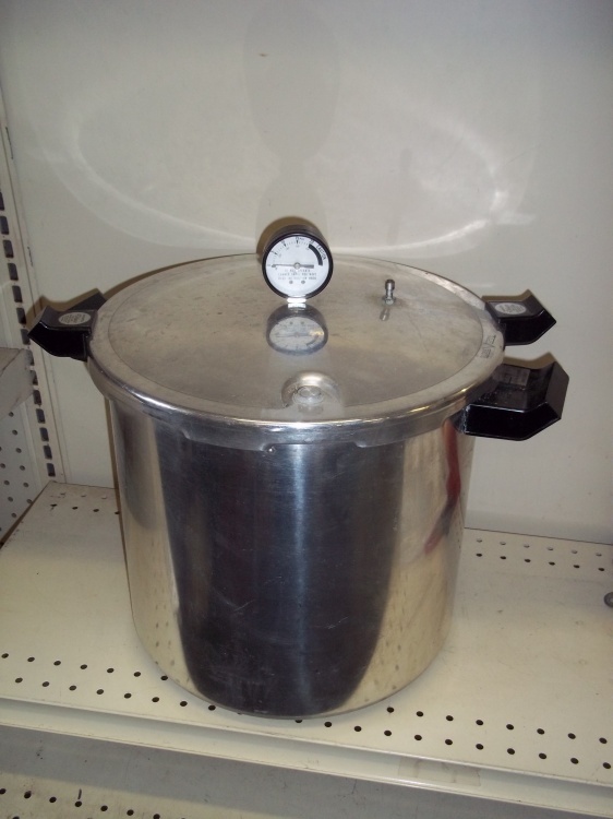 lot 166 image: Pressure Cooker  Canner