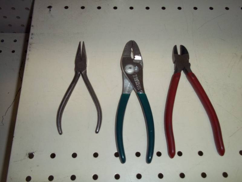 lot 193 image: Set of 3 pliers