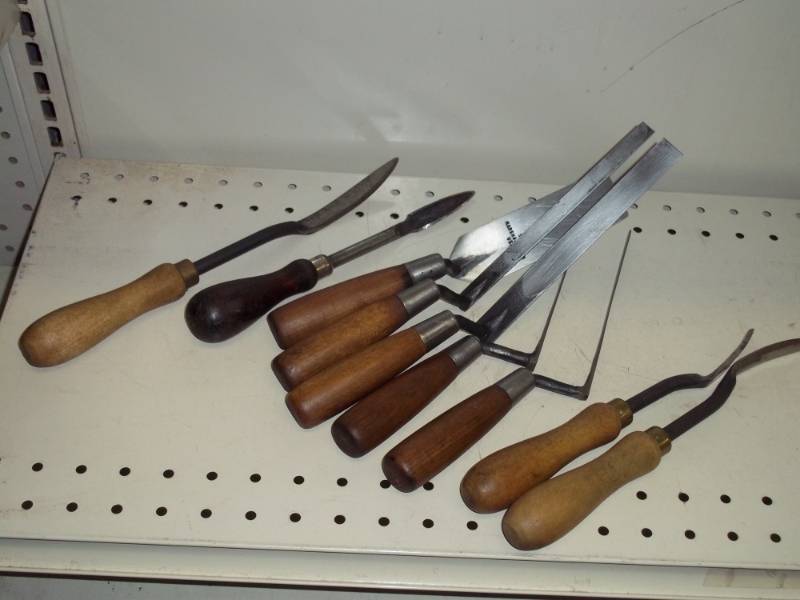lot 197 image: Woodworking chisels