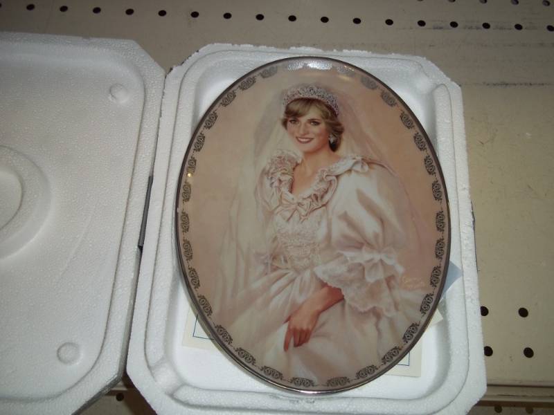 lot 217 image: Collector Plate Lady Diana dcor plate
