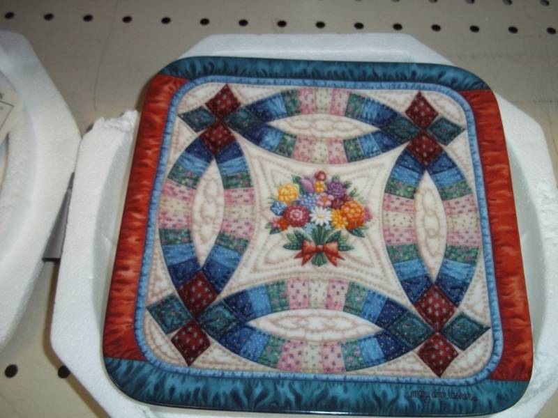 lot 218 image: Collector Plate The Wedding Ring dcor plate