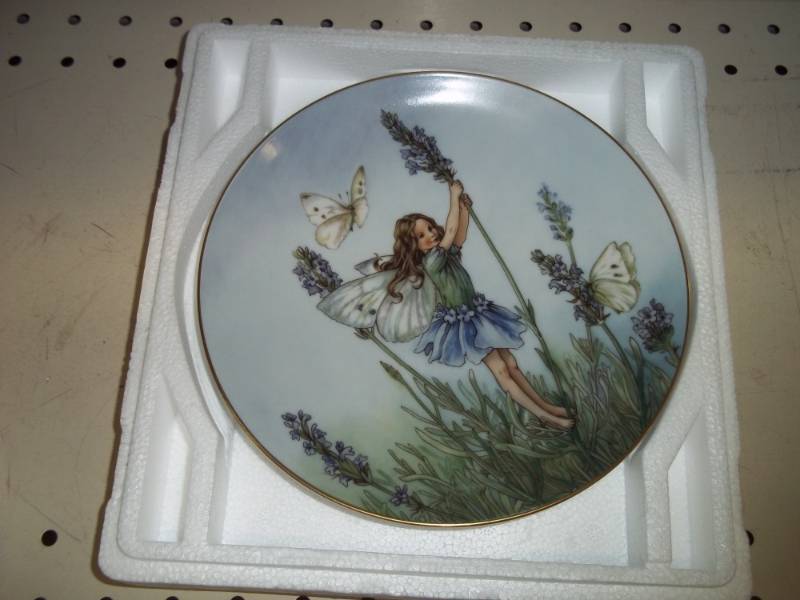 lot 220 image: Collector Plate The Lavender Fairy