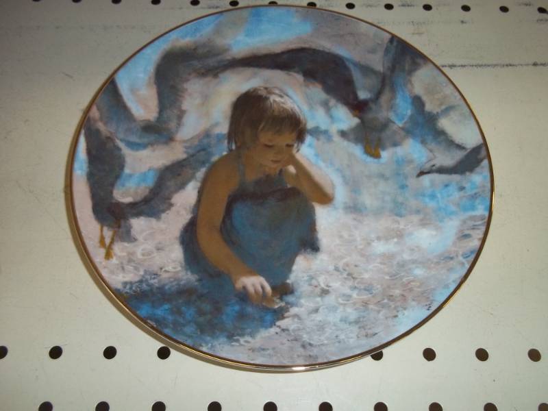 lot 222 image: Collector Plate Seashells 1980