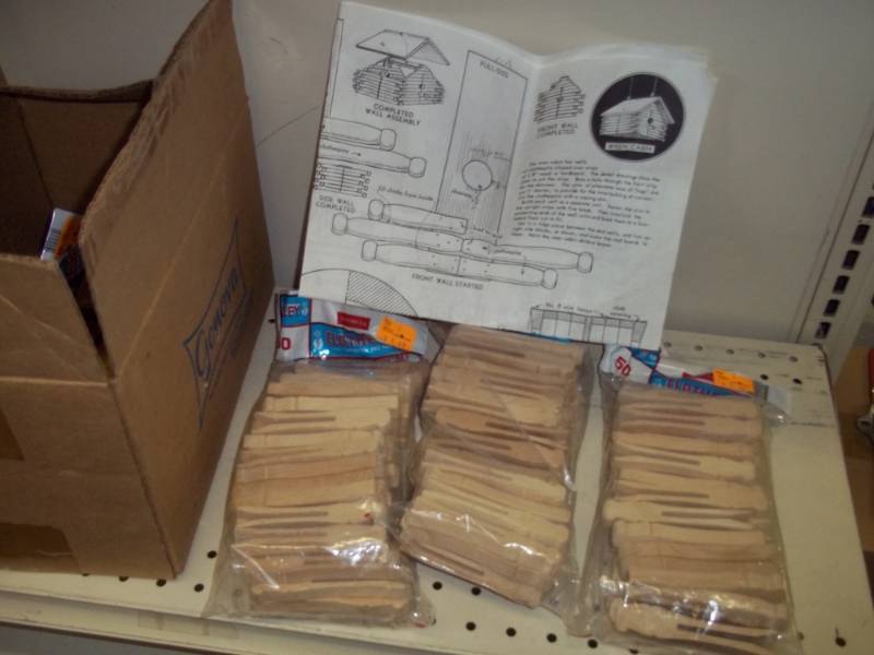 lot 240 image: Bird house clothes pin set