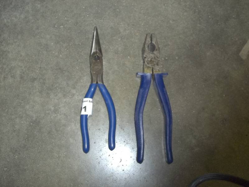 lot 191 image: Pair of blue pliers