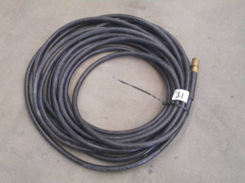 lot 31 image: 38 300PSI Air Hose ...