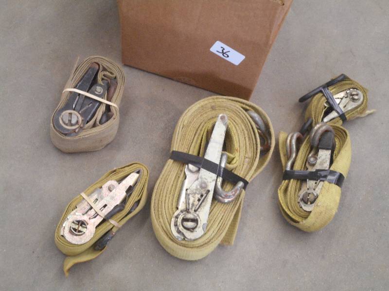 lot 36 image: Box Of (4) Ratchet Straps ...