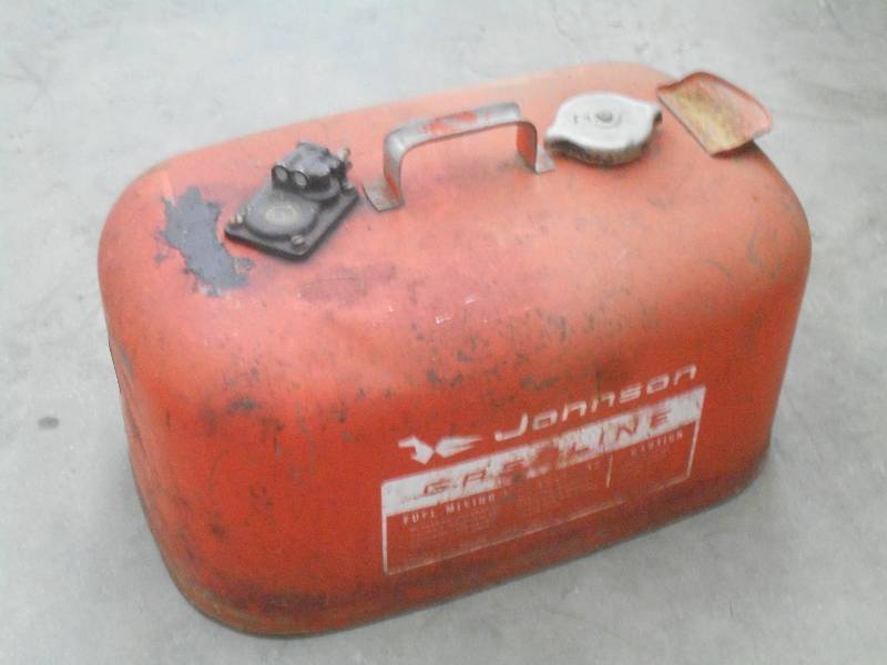 lot 44 image: 5-Gallon Boat Motor Fuel Tank ...