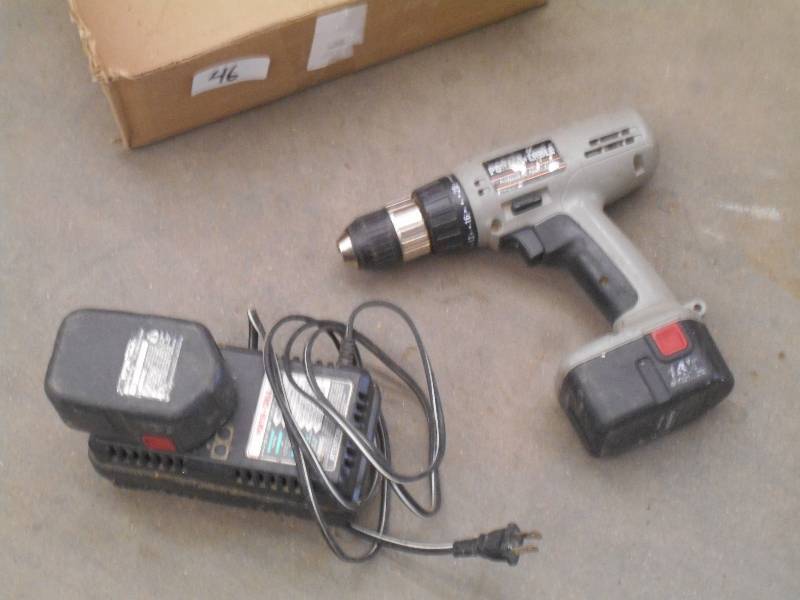 lot 46 image: Porter Cable 14.4Volt Cordless Dril...