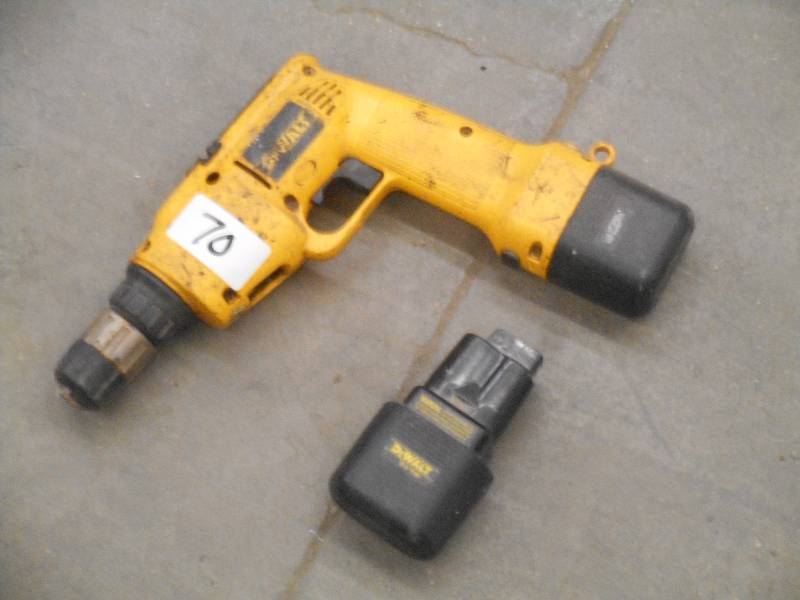 lot 70 image: DeWalt 9.6Volt Cordless Drill, No C...