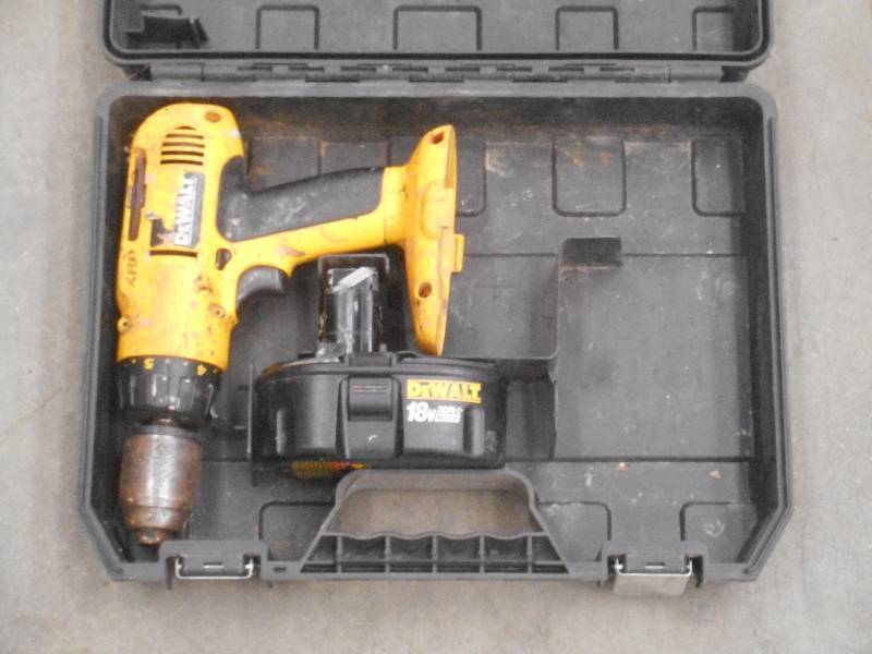 lot 77 image: DeWalt XRP 18Volt Cordless Drill, N...