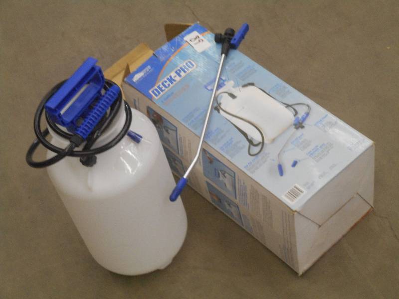 lot 89 image: Deck Pro 2-Gallon Pump Sprayer, Unu...