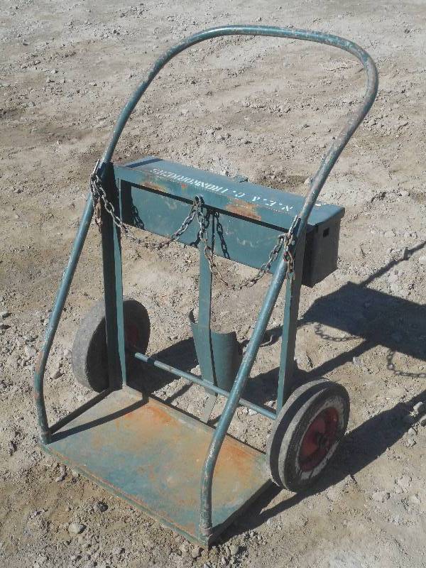 lot 7 image: Industrial Cutting Torch Cart With ...