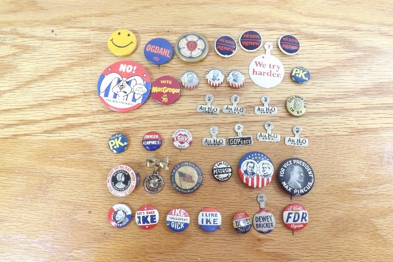 lot 6 image: Lot of Vintage and Antique Political Campaign, etc. Buttons