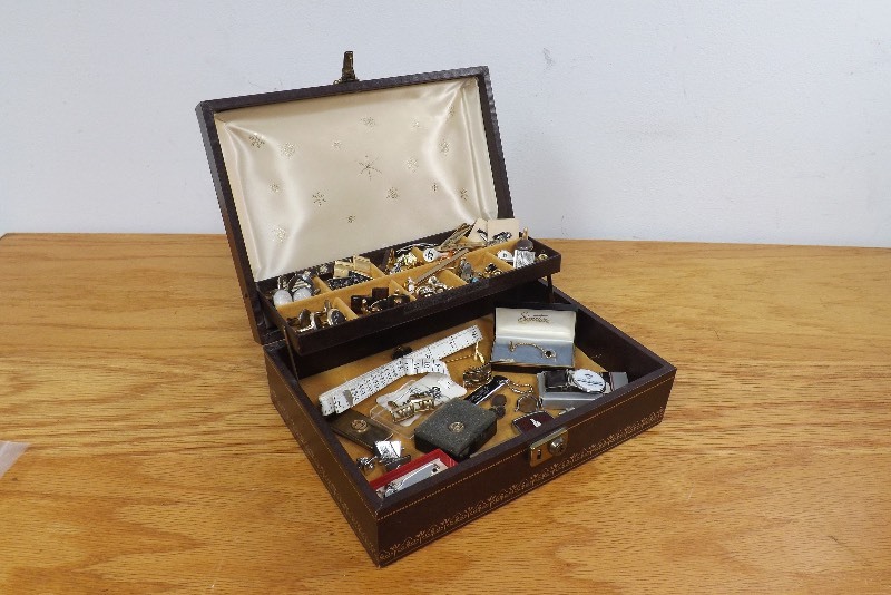 lot 9 image: Jewelry Box Filled with Mens Vintage Jewelry
