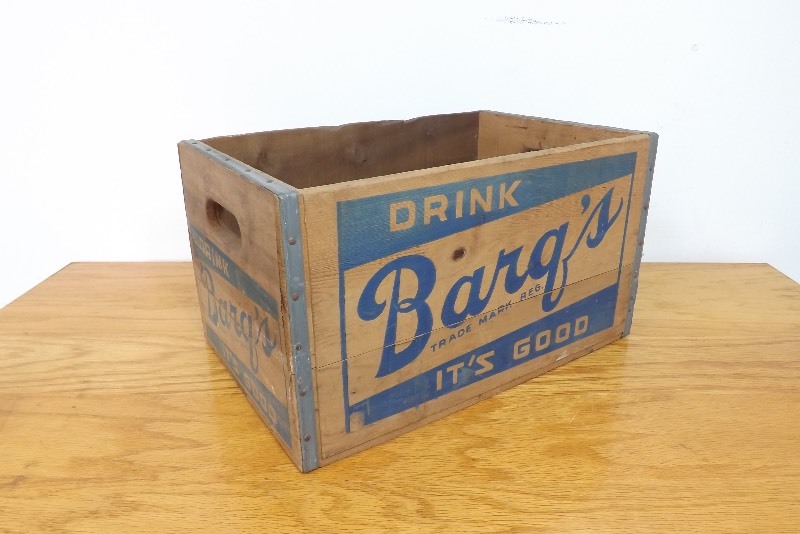lot 18 image: Vintage Barqs Root Beer Wood Crate, 1940s