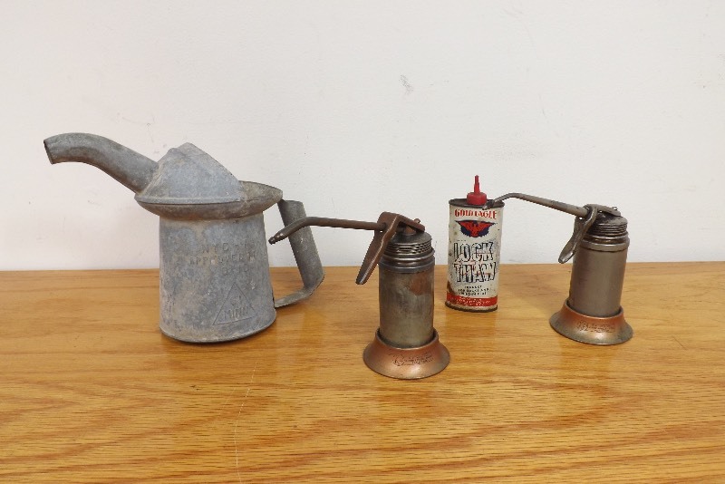 lot 22 image: Lot of 4 Vintage Oilers