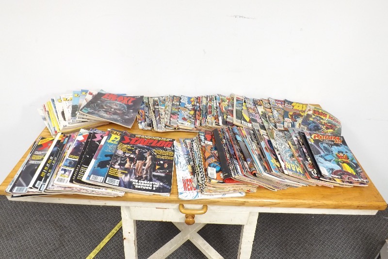 lot 36 image: LARGE Lot of Old Comic Books etc.